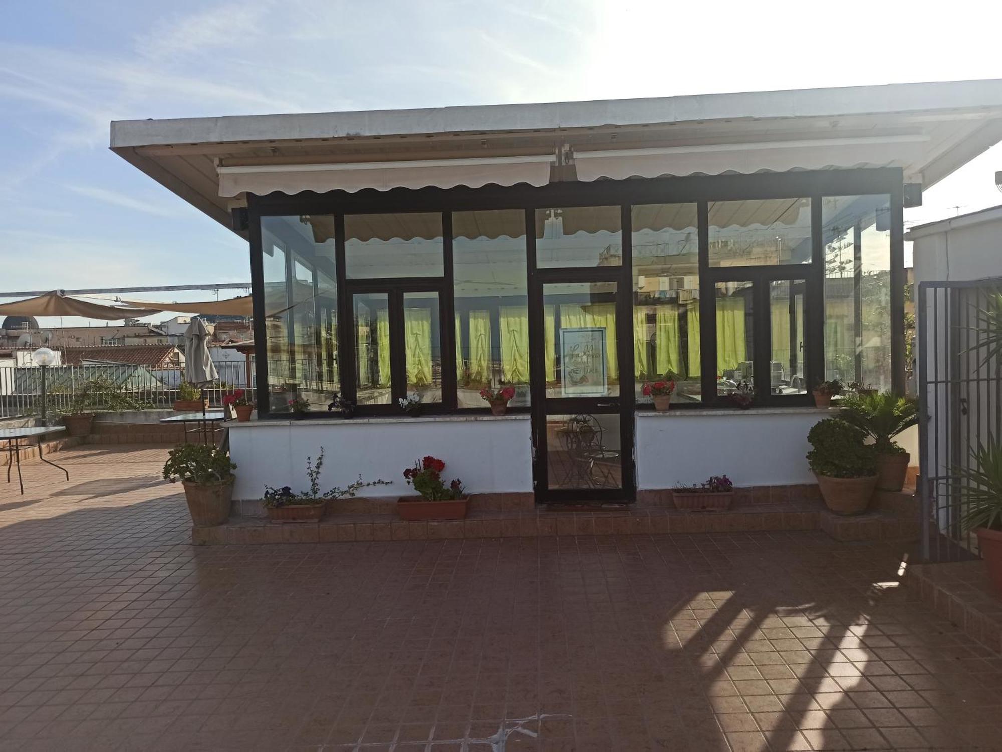 מלון נאפולי La Terrazza Delle Fate מראה חיצוני תמונה