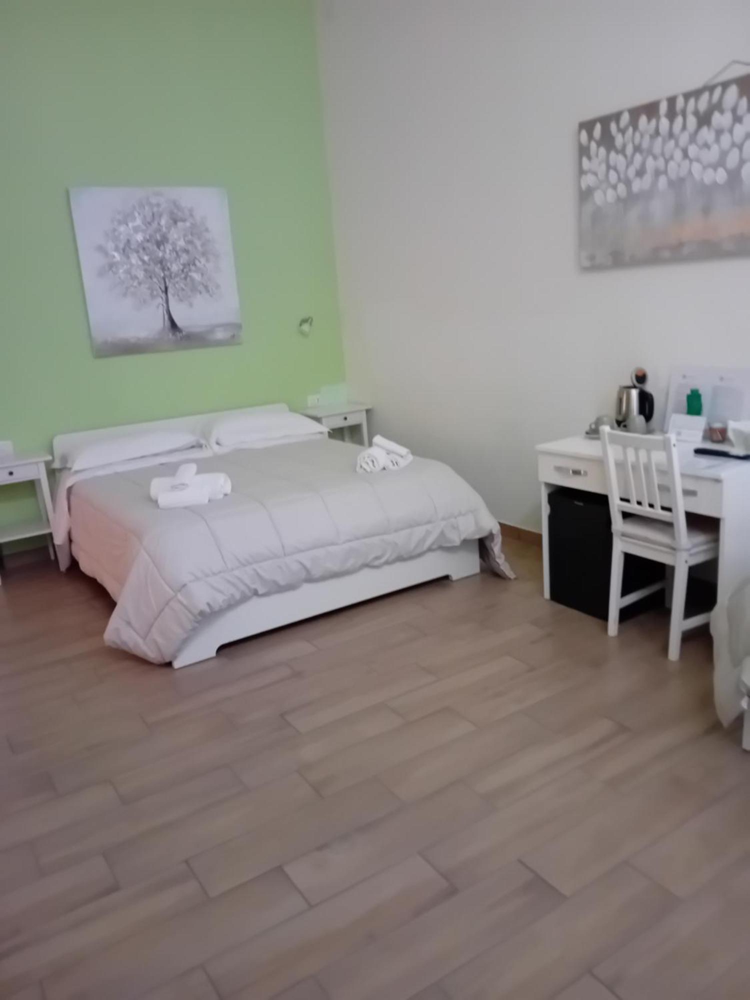 מלון נאפולי La Terrazza Delle Fate מראה חיצוני תמונה
