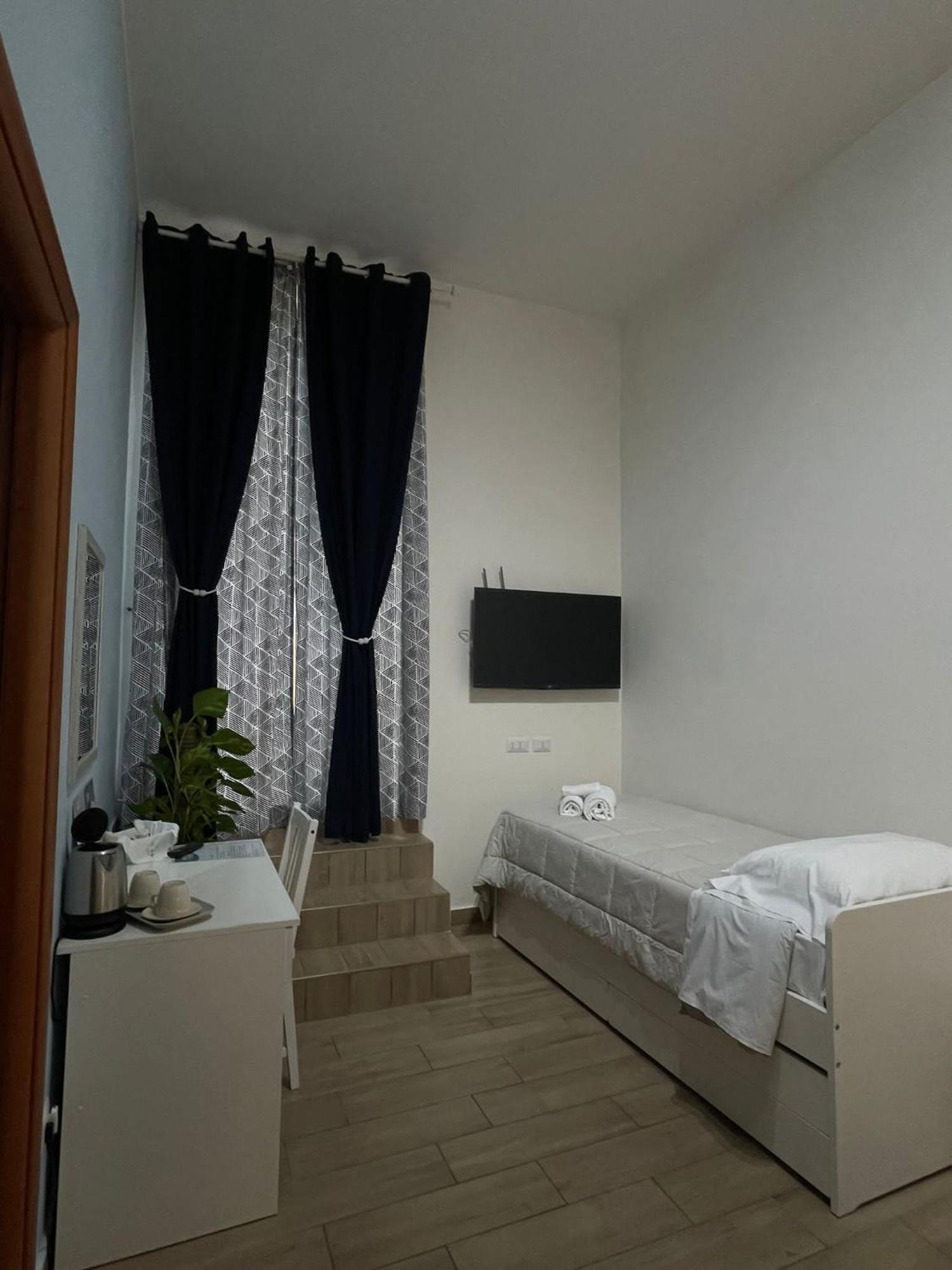 מלון נאפולי La Terrazza Delle Fate מראה חיצוני תמונה